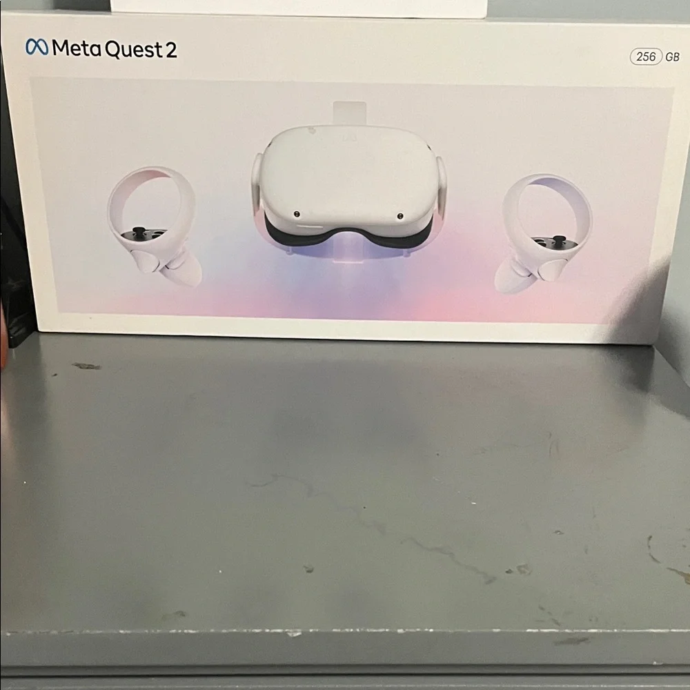 Apple VR Headset - White